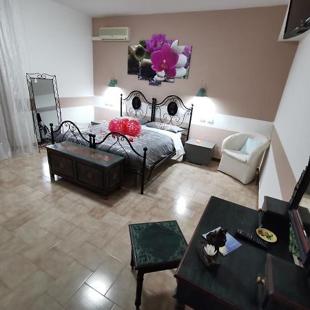 Bed & Breakfast Villa Flora Eredita Extérieur photo