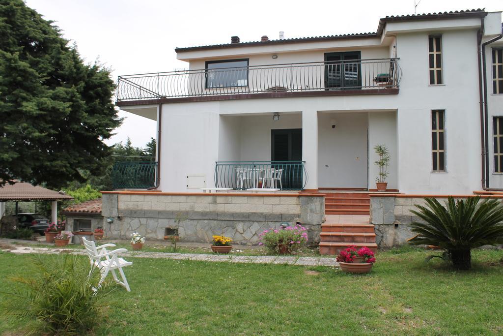 Bed & Breakfast Villa Flora Eredita Extérieur photo
