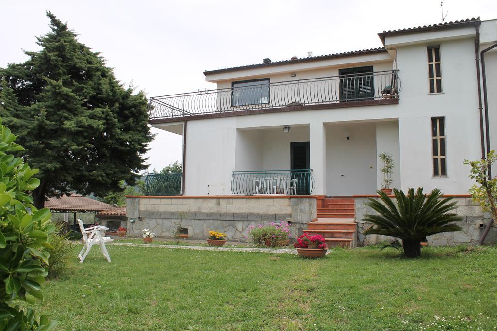 Bed & Breakfast Villa Flora Eredita Extérieur photo